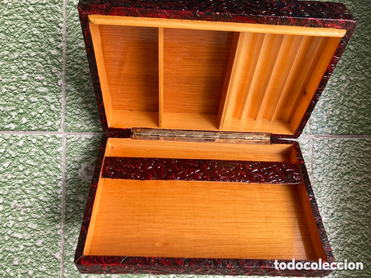 Antig&uuml;edades: Caja tabaquera de piel repujada - Foto 5