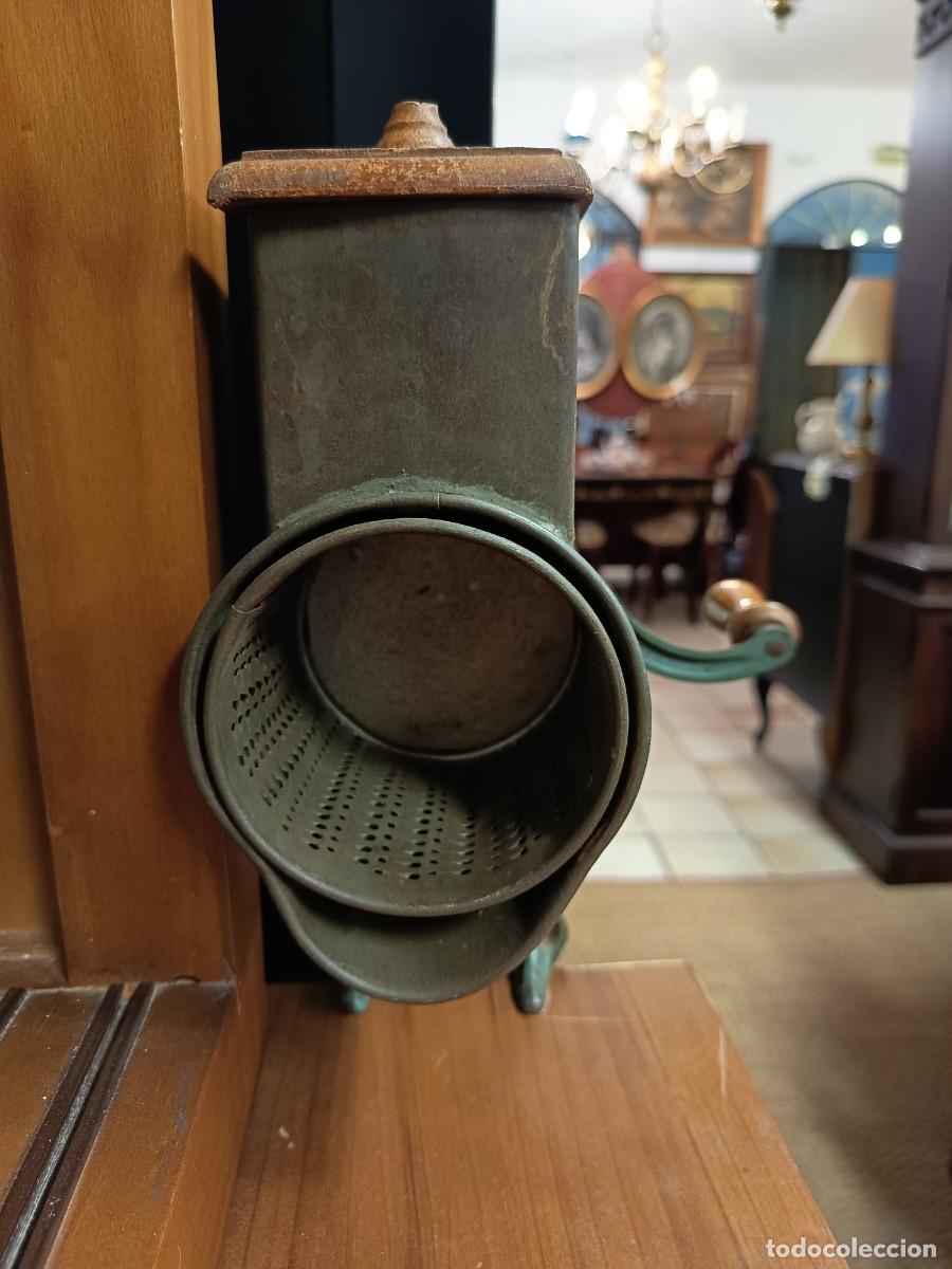 Antig&uuml;edades: Antiguo molinillo Elma - Foto 9