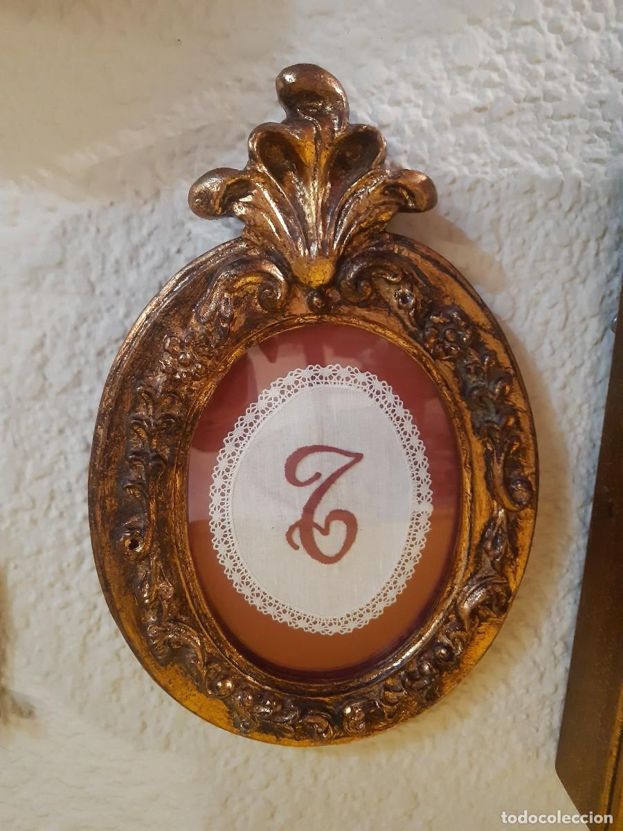 Antig&uuml;edades: CORNUCOPIA CON TAPETE LETRA T - Foto 1