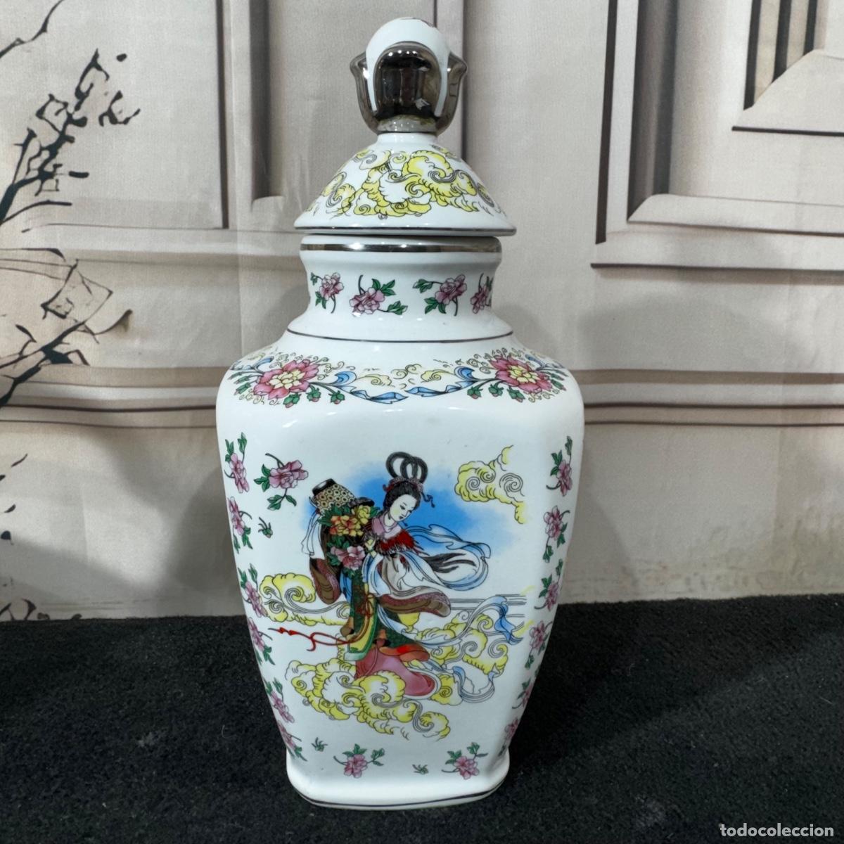 Antig&uuml;edades: Jarr&oacute;n de Porcelana Estilo Oriental - Foto 1
