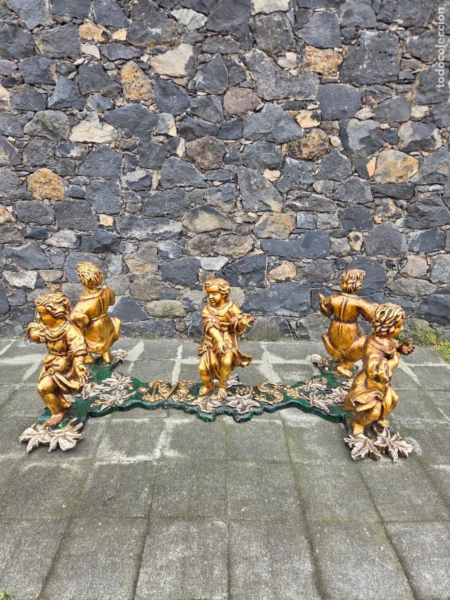 Antig&uuml;edades: Precioso Pie de Mesa - Base con &Aacute;ngeles Querubines - Talla de Madera Policromada y Dorada en Oro