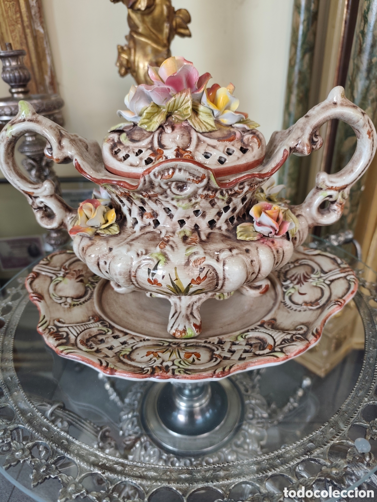 Antig&uuml;edades: Preciosa sopera Capodimonte con su plato. - Foto 1