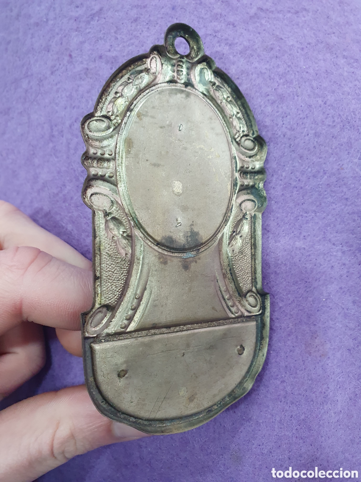 Antig&uuml;edades: Benditera metal y cristal. (L77) - Foto 3