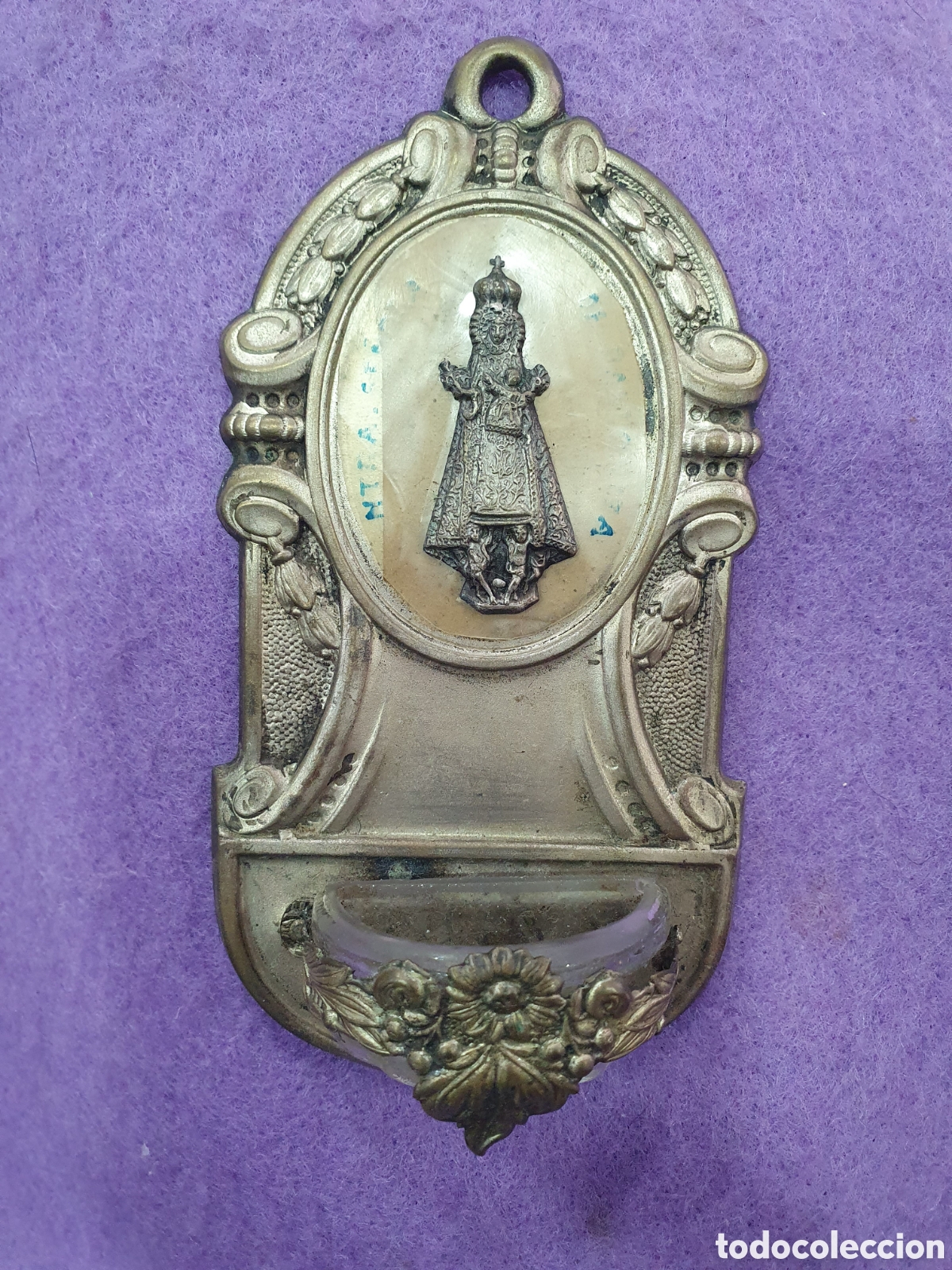 Antig&uuml;edades: Benditera metal y cristal. (L77) - Foto 1