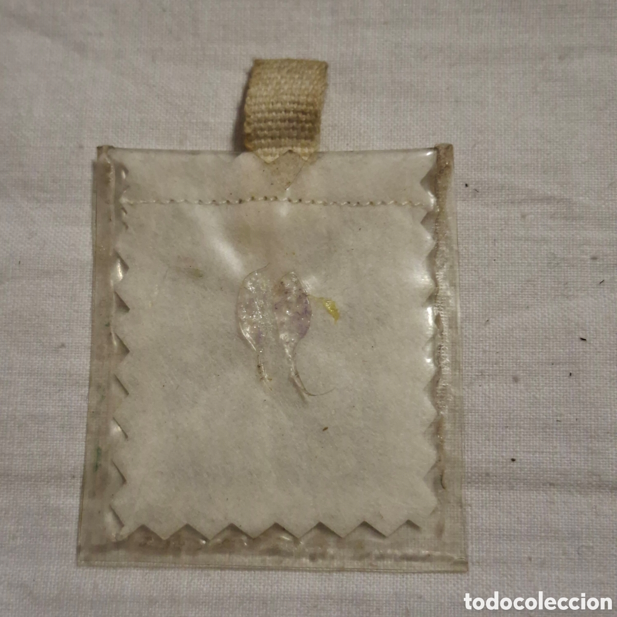 Antig&uuml;edades: ESCAPULARIO RELIGIOSO MIDE 5 X 4,5 - Foto 2