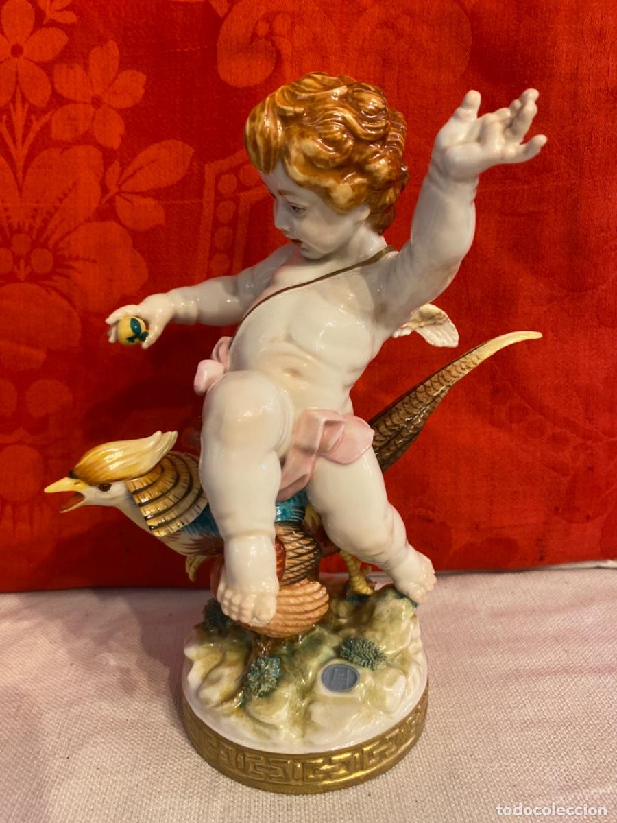 Antig&uuml;edades: &Aacute;NGEL CON FAIS&Aacute;N, EN PORCELANA DE ALGORA. - Foto 1