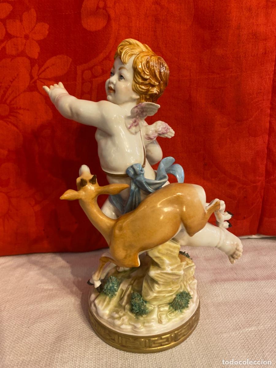Antig&uuml;edades: &Aacute;NGEL CON CERVATILLO, EN PORCELANA DE ALGORA. - Foto 2