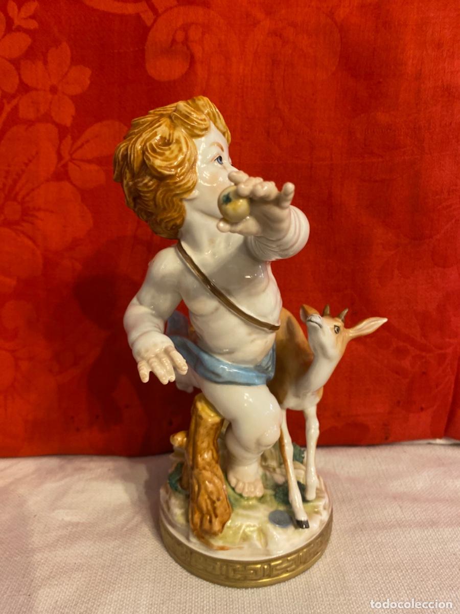 Antig&uuml;edades: &Aacute;NGEL CON CERVATILLO, EN PORCELANA DE ALGORA. - Foto 4