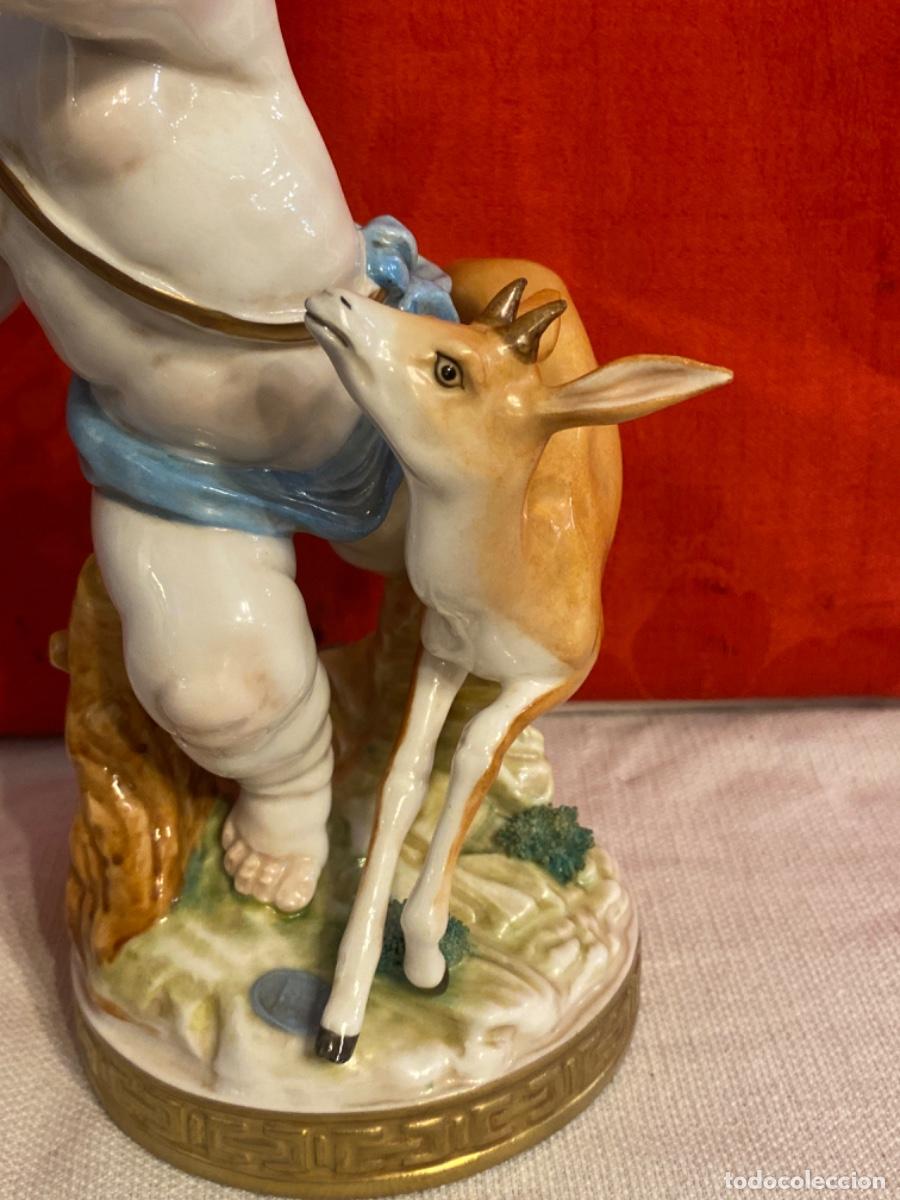 Antig&uuml;edades: &Aacute;NGEL CON CERVATILLO, EN PORCELANA DE ALGORA. - Foto 5
