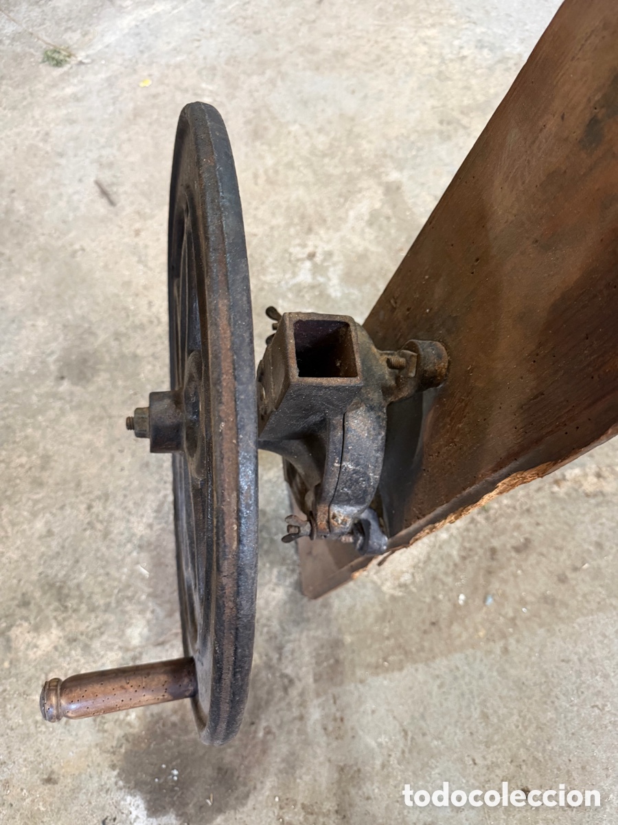Antig&uuml;edades: Antigua trituradora cebada hierro fundido - Foto 2