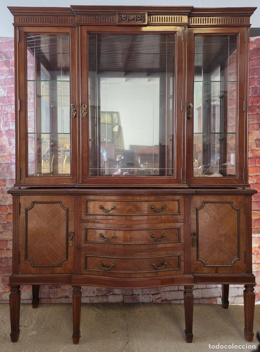 Antig&uuml;edades: Vitrina antigua de estilo cl&aacute;sico - Foto 5