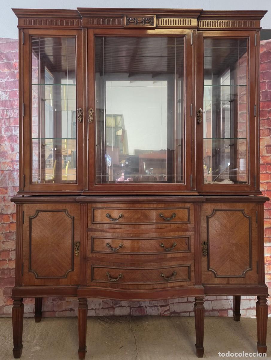 Antig&uuml;edades: Vitrina antigua de estilo cl&aacute;sico - Foto 6