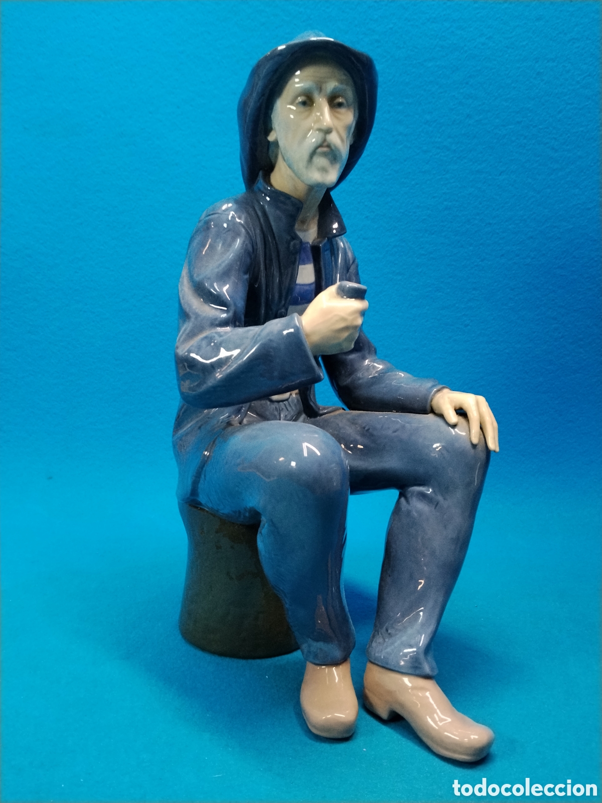 Antig&uuml;edades: Escultor Francisco Catal&aacute;. Gran figura de porcelana de Lladr&oacute;. Marinero Sentado.