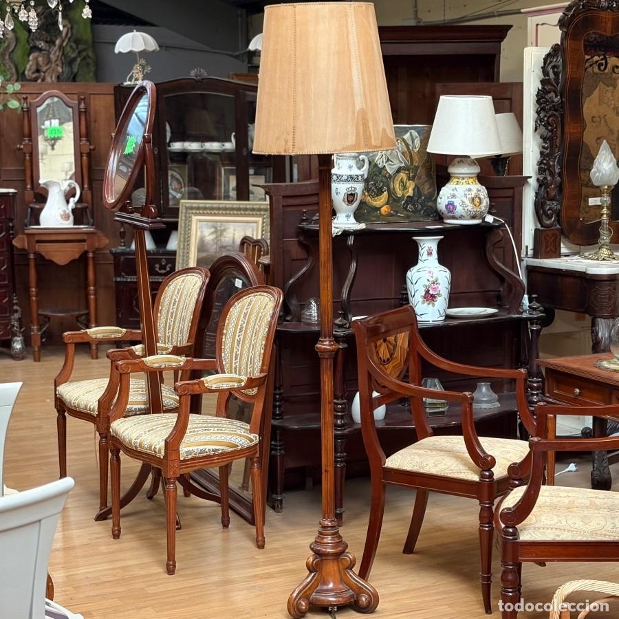 Antig&uuml;edades: L&aacute;mpara de Pie con Pantalla de Pergamino - Foto 1