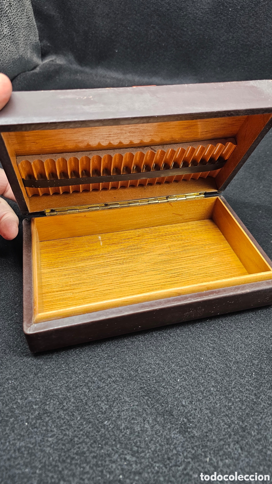 Antig&uuml;edades: Antigua tabaquera a estrenar