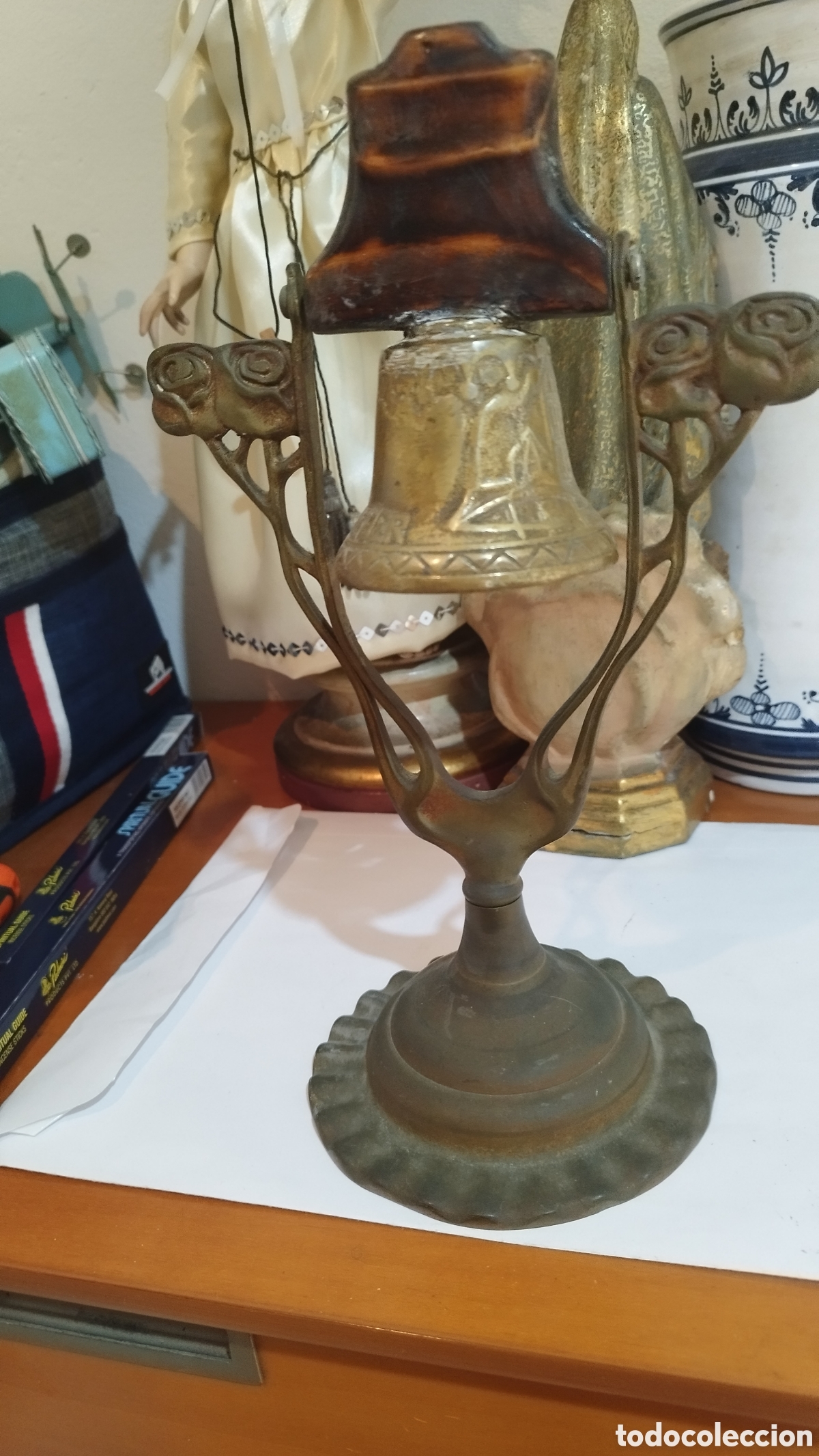 Antig&uuml;edades: Campanilla Modernista d&eacute; bronce - Foto 2