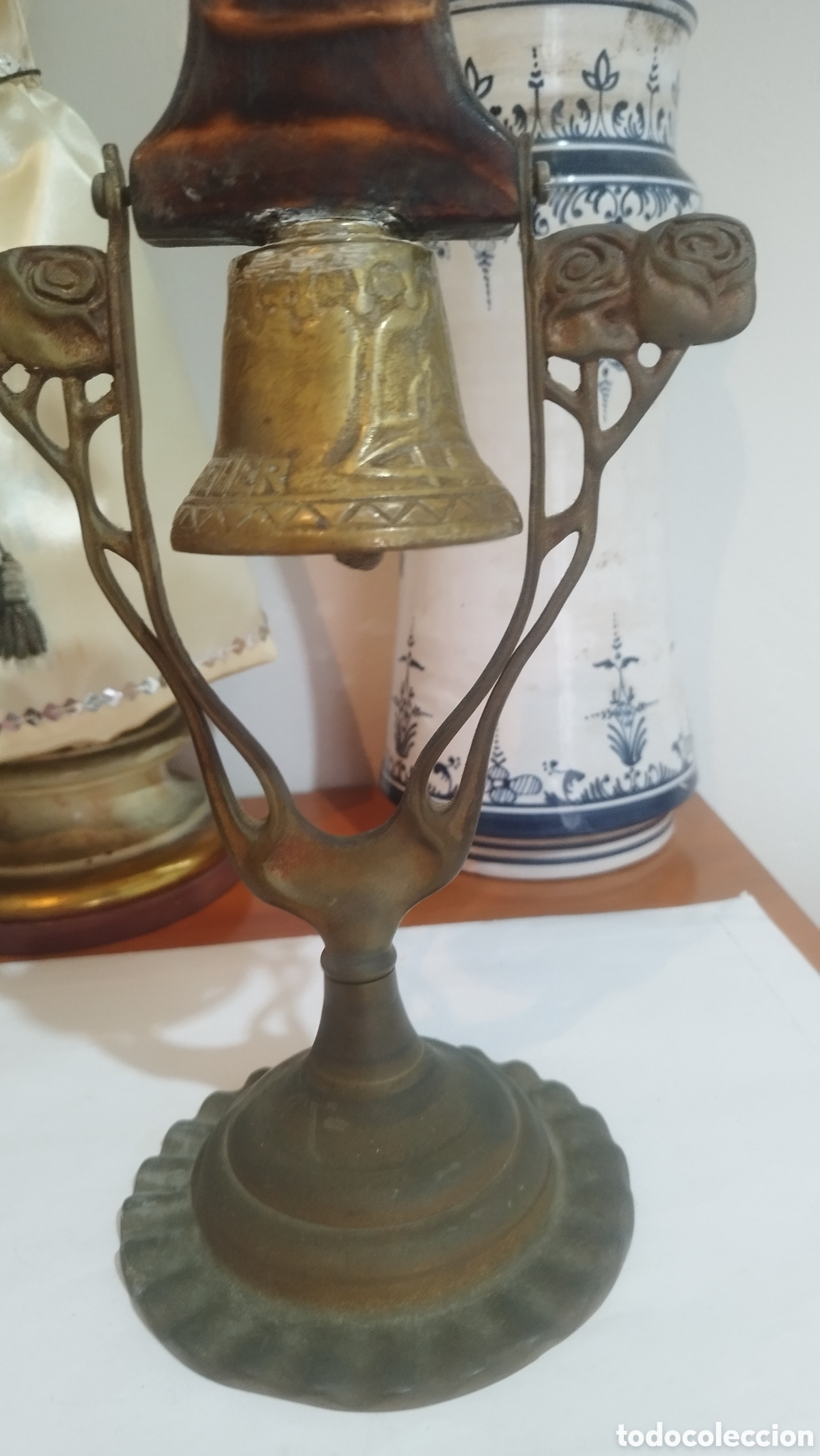 Antig&uuml;edades: Campanilla Modernista d&eacute; bronce - Foto 5