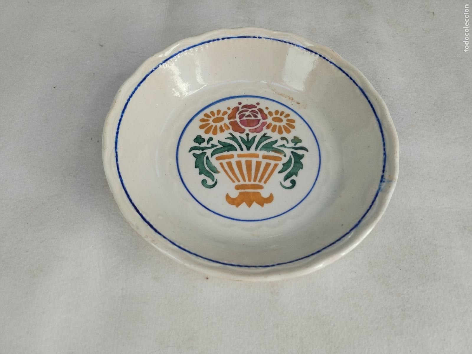 Antig&uuml;edades: PLATO LOZA DE SARREGUEMINES - DECORADOS CON FLORES- SIN SELLO