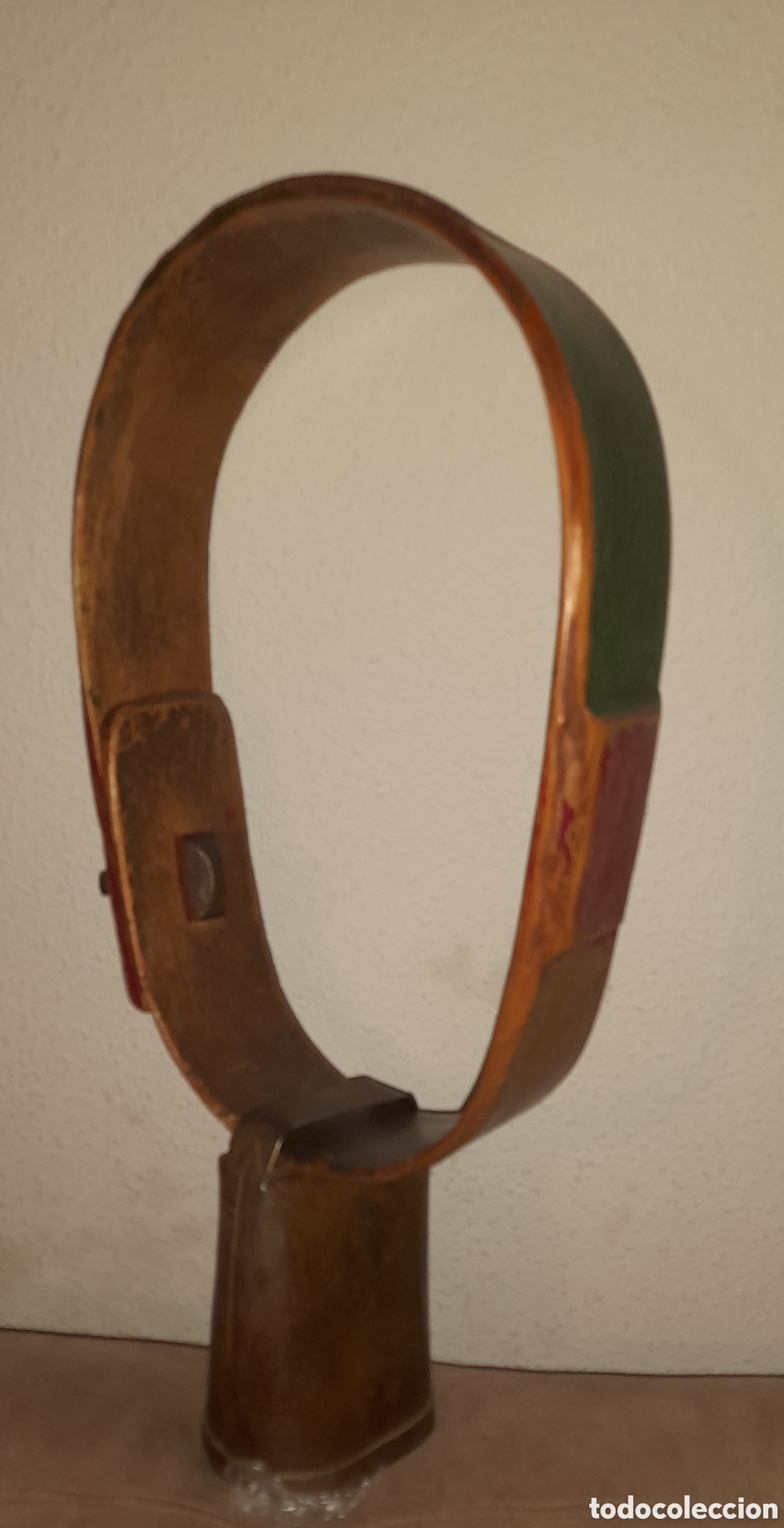 Antig&uuml;edades: Cencerro con collar de madera - Foto 4