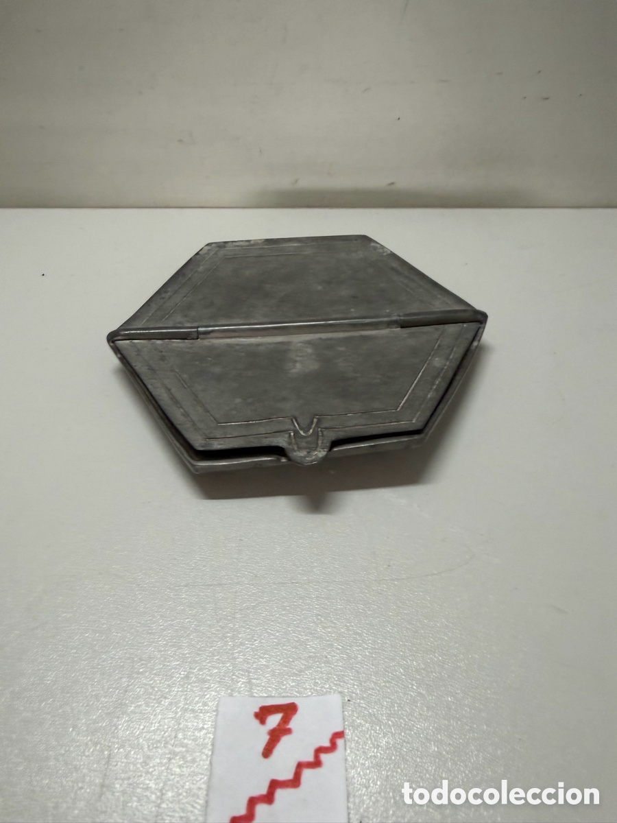 Antig&uuml;edades: cenicero vintage hexagonal hecho de esta&ntilde;o - Foto 2
