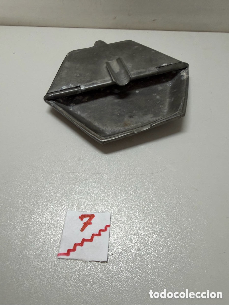 Antig&uuml;edades: cenicero vintage hexagonal hecho de esta&ntilde;o - Foto 1