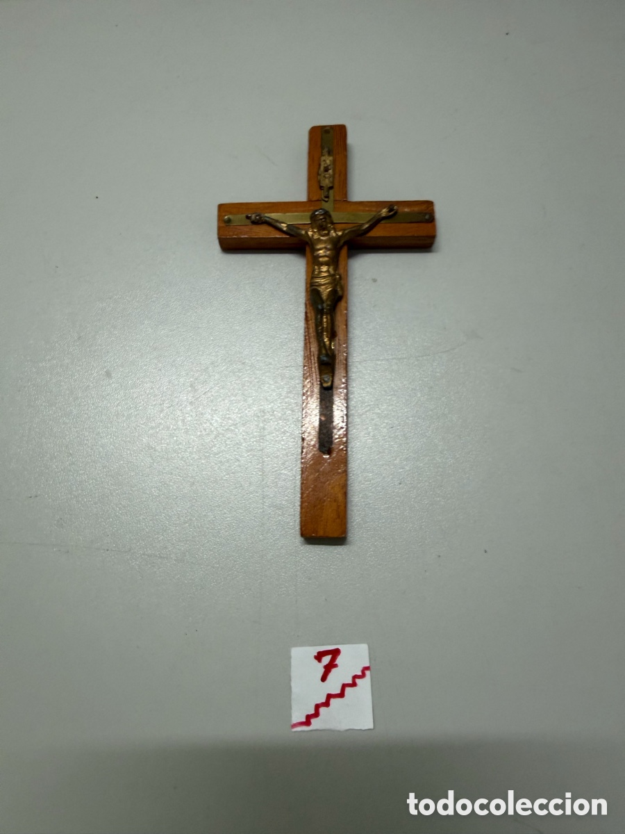Antig&uuml;edades: Crucifijo de la madera y lat&oacute;n - Foto 1