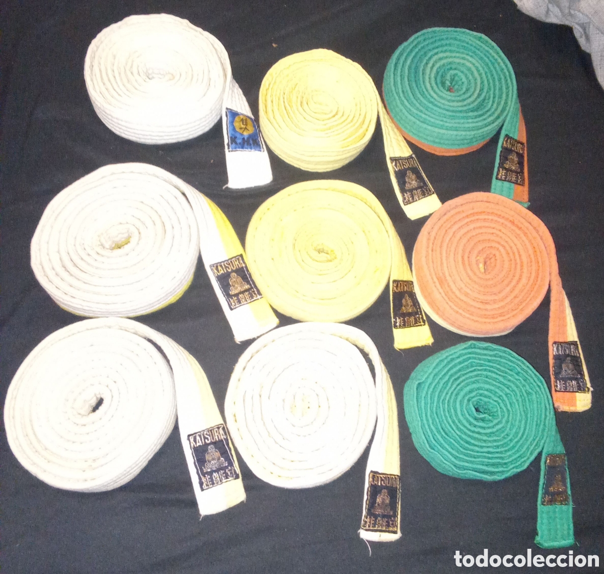 Antig&uuml;edades: LOTE DE 9 CINTUR&Oacute;NES DE KARATE - Foto 1