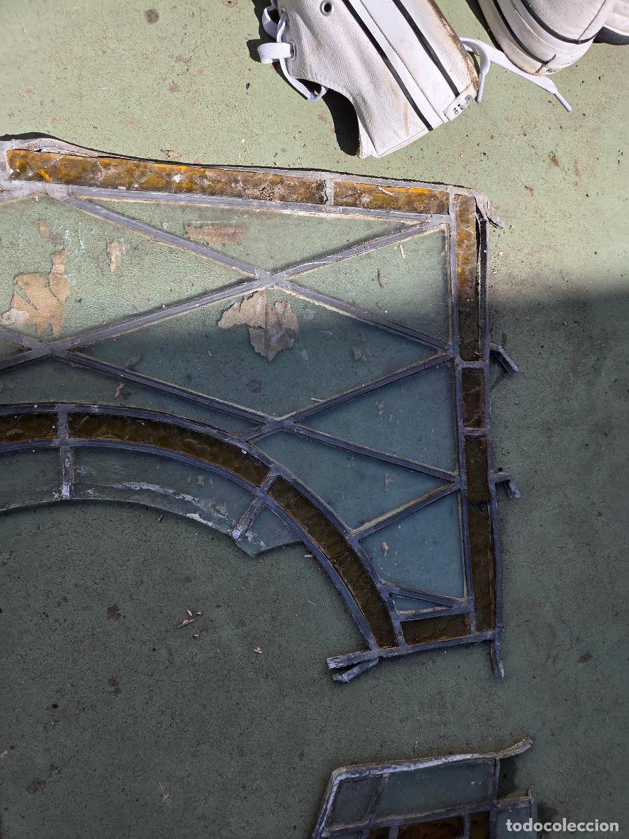 Antig&uuml;edades: vidriera de cristales de colores - Foto 5