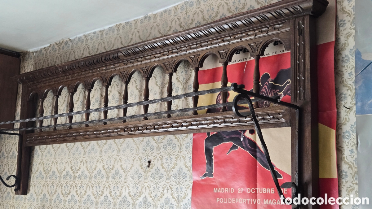 Antig&uuml;edades: COLGADOR DE MADERA MAZIZA Y HIERROS DE FORJA