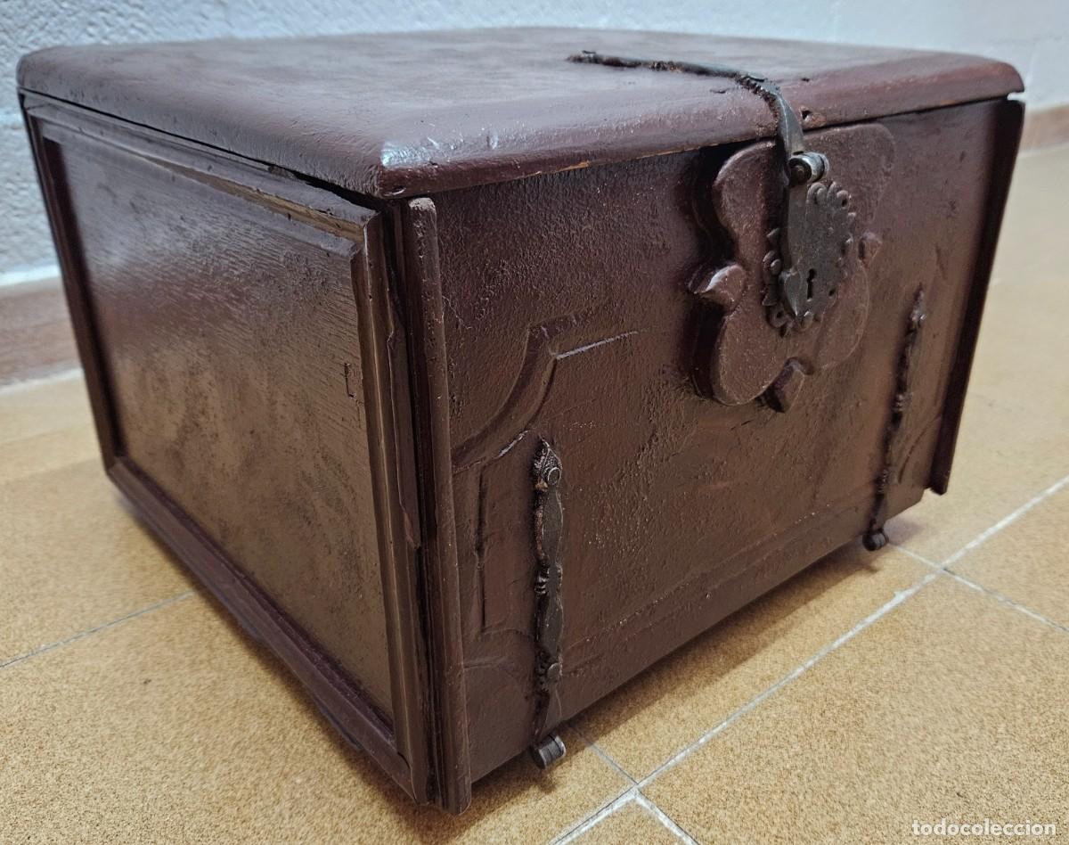 Antig&uuml;edades: CAJA ARCA CAJONERA ANTIGUO - Foto 2