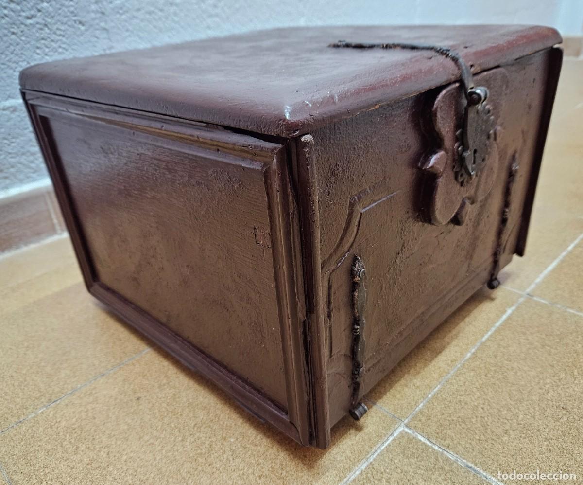 Antig&uuml;edades: CAJA ARCA CAJONERA ANTIGUO - Foto 3