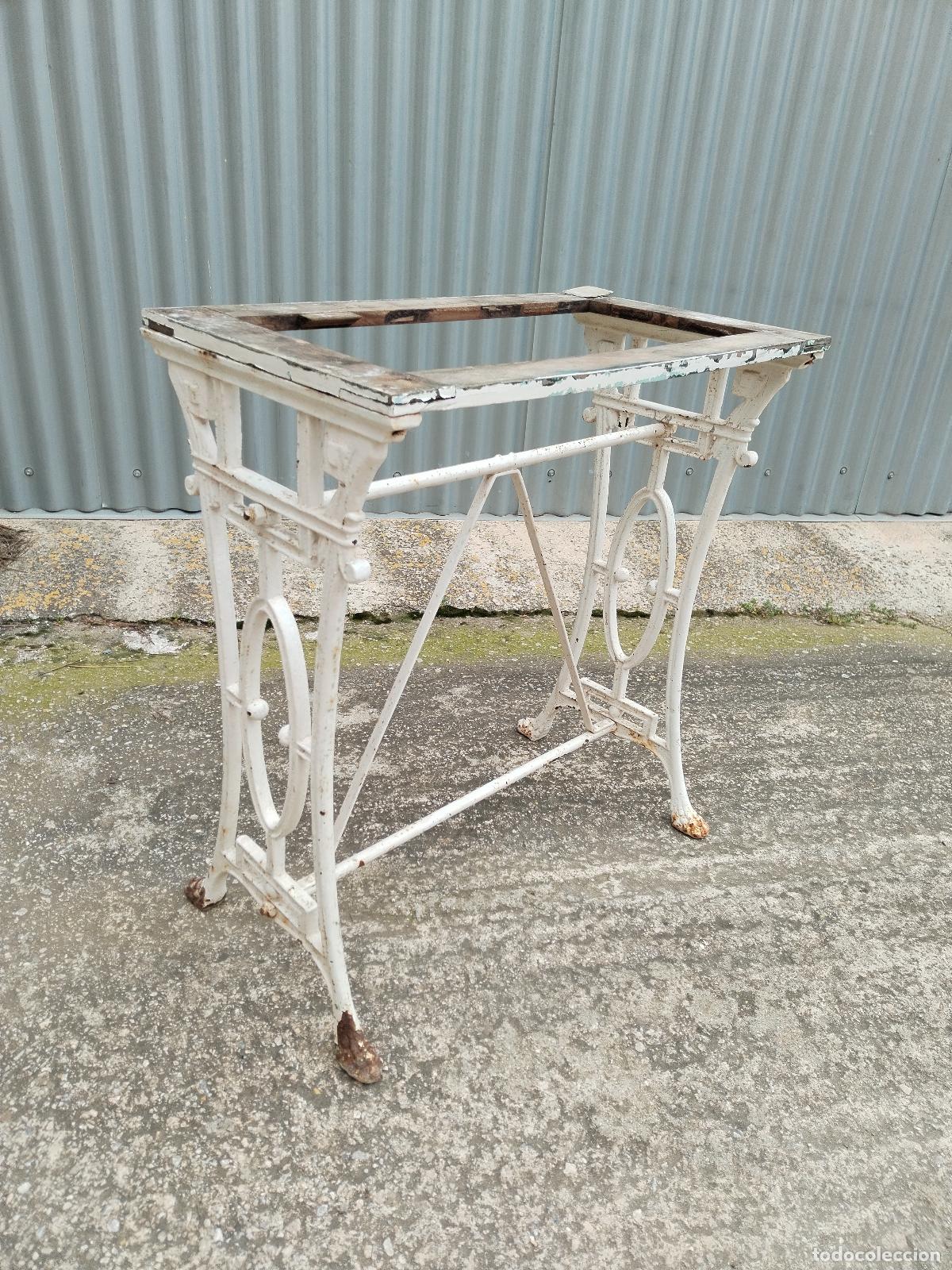 Antig&uuml;edades: antigua mesa de hierro fundido - Foto 7