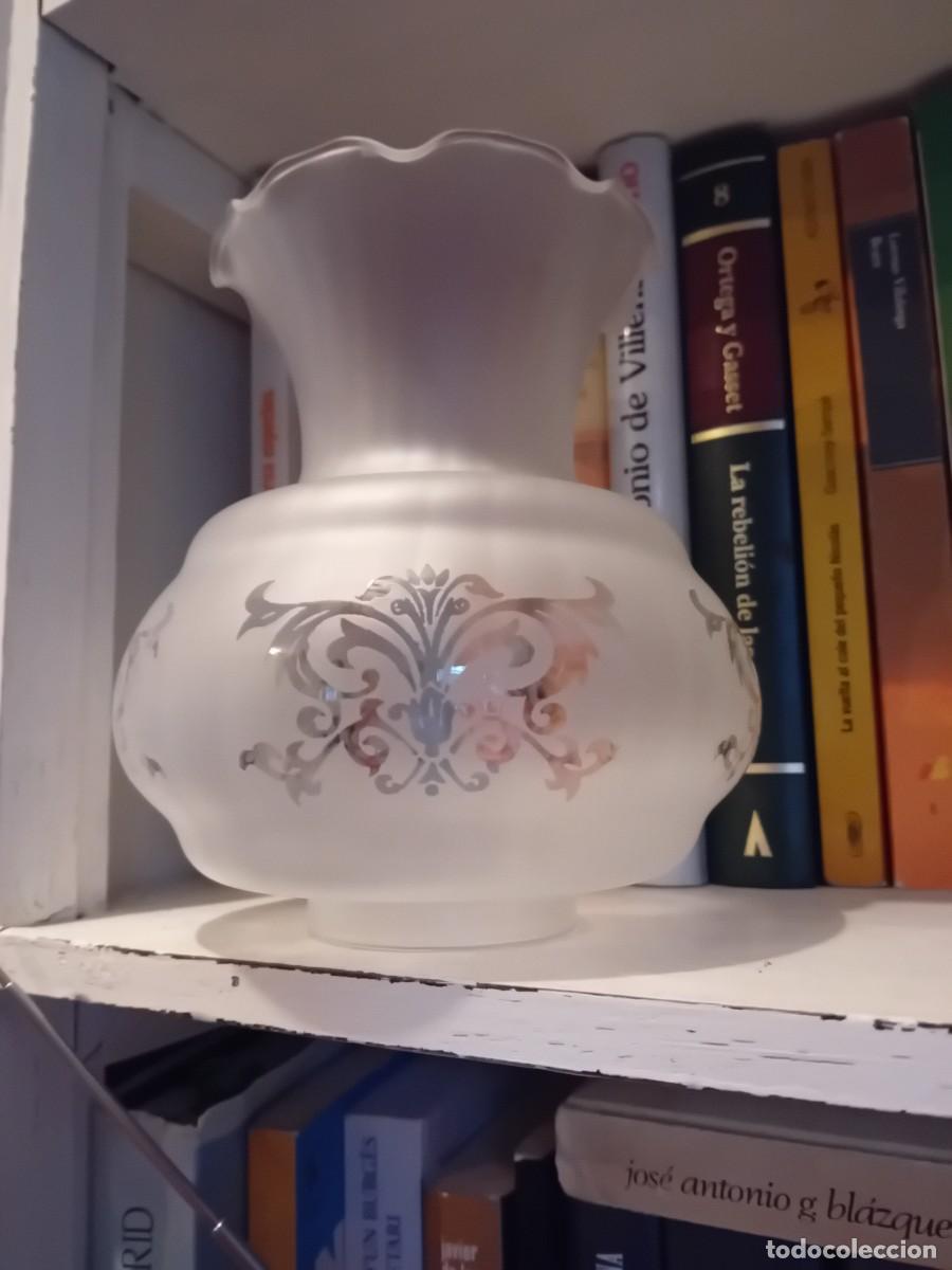 Antig&uuml;edades: Tulipa con el cuello rizado d&eacute;cada de los 50/60 - Foto 1