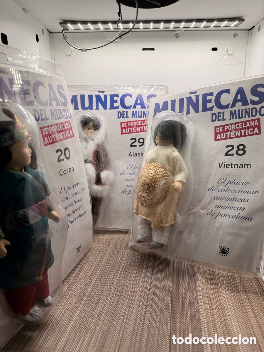 Antig&uuml;edades: Colecci&oacute;n Mu&ntilde;ecas del Mundo - RBA (Porcelana Aut&eacute;ntica)