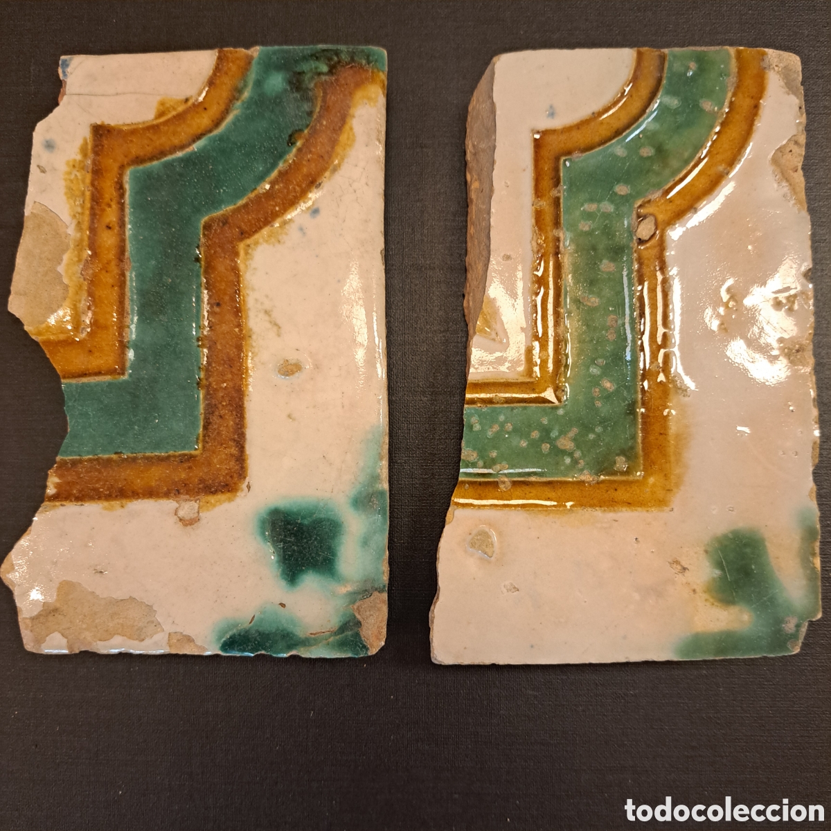 Antig&uuml;edades: 2 Fragmento azulejo S. XV. - Foto 1