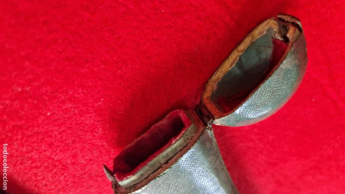 Antig&uuml;edades: Estuche para tijeras siglo XVIII mantarraya - Foto 5