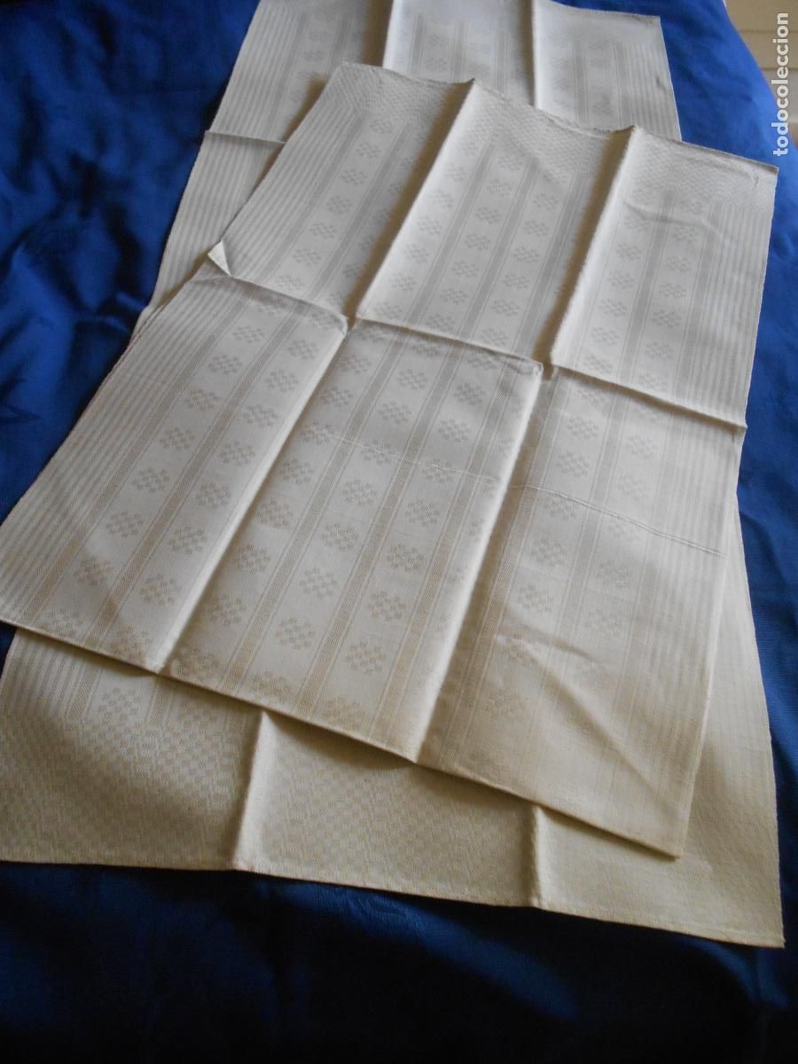 Antig&uuml;edades: 2 Antiguas toallas de lino,nuevos sin usar. Beige Claro 50 x 100 cm