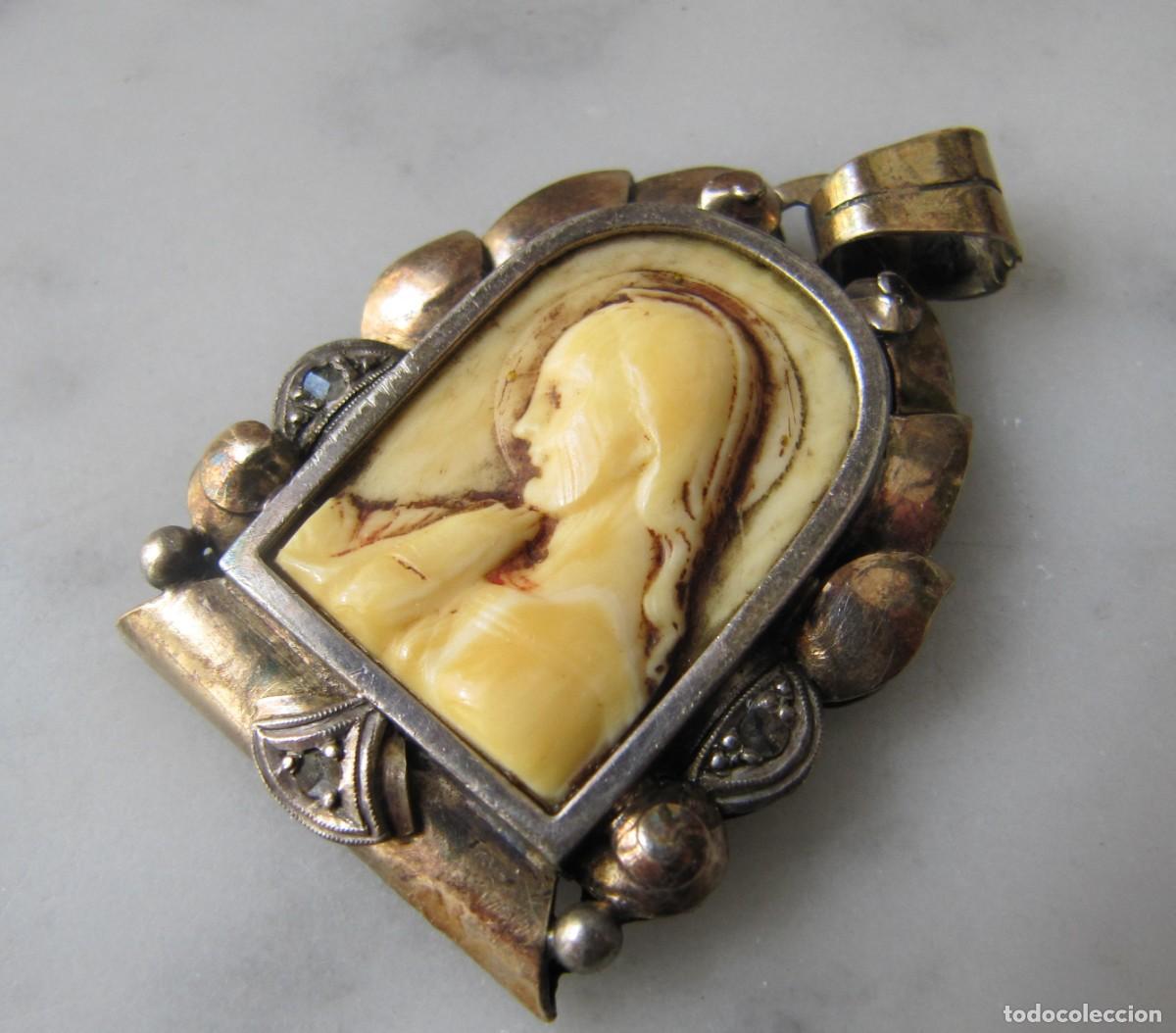 Antig&uuml;edades: Medalla devocional plata con plaqu&eacute; de oro a&ntilde;os 40 - Foto 3