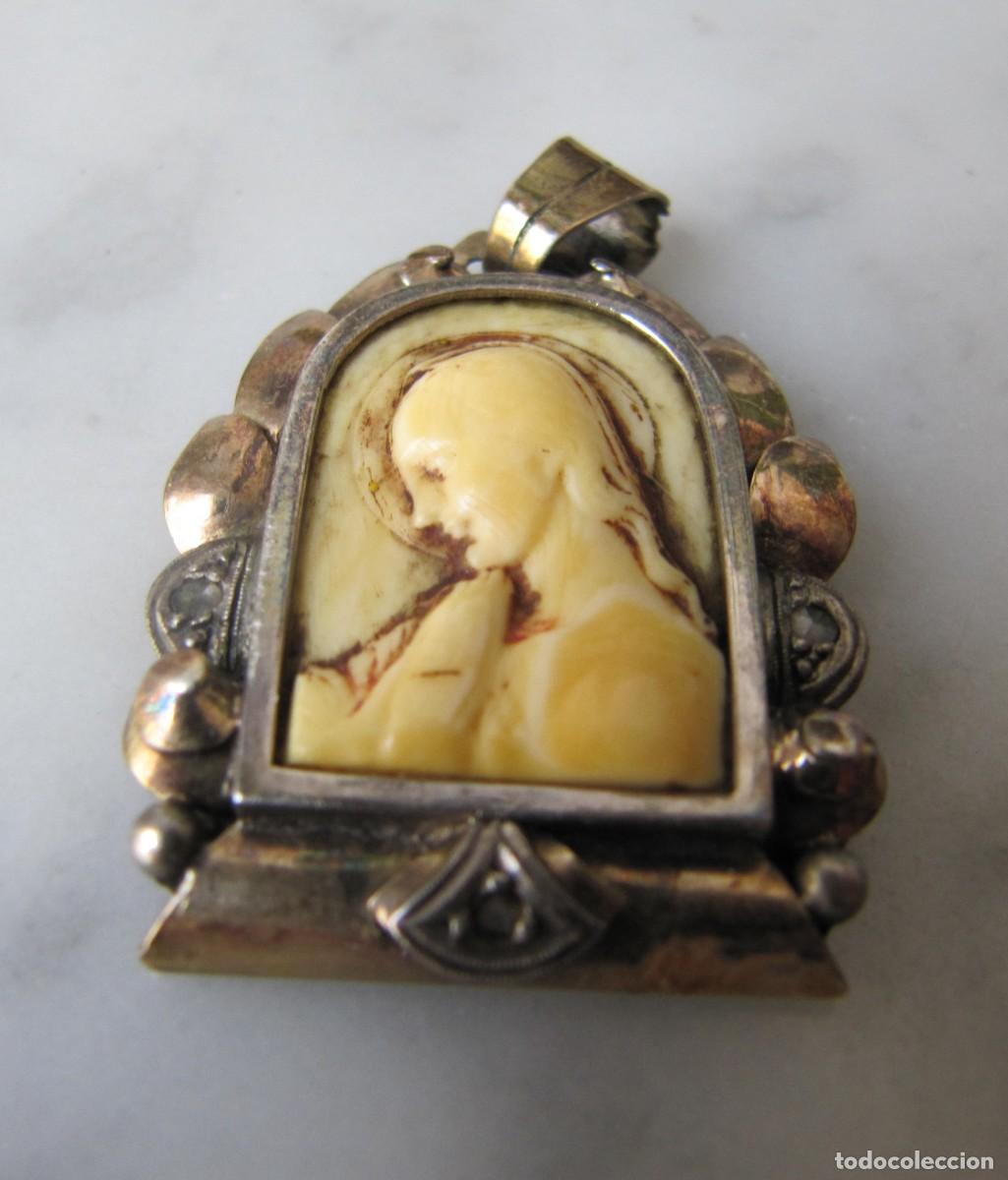 Antig&uuml;edades: Medalla devocional plata con plaqu&eacute; de oro a&ntilde;os 40 - Foto 5