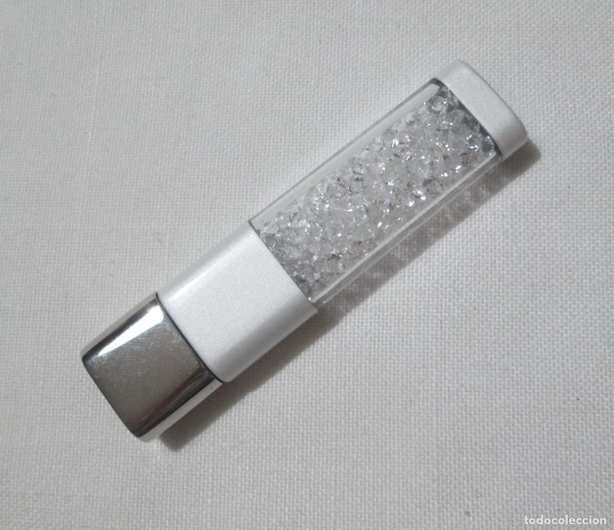 Antig&uuml;edades: Swarosvki, pendrive modelo cristal 4GB. - Foto 2