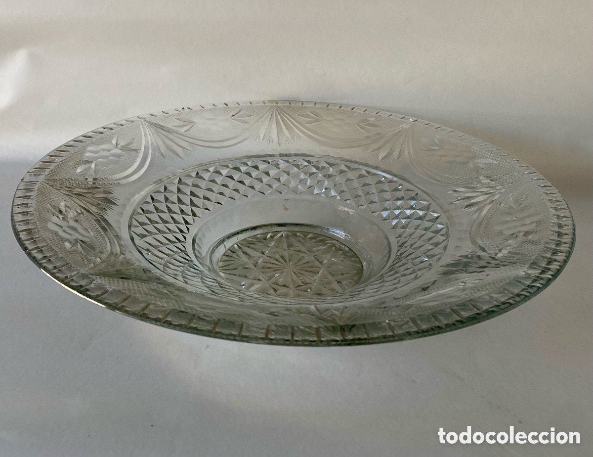 Antig&uuml;edades: Gran centro de mesa frutero de Cristal tallado - Foto 1