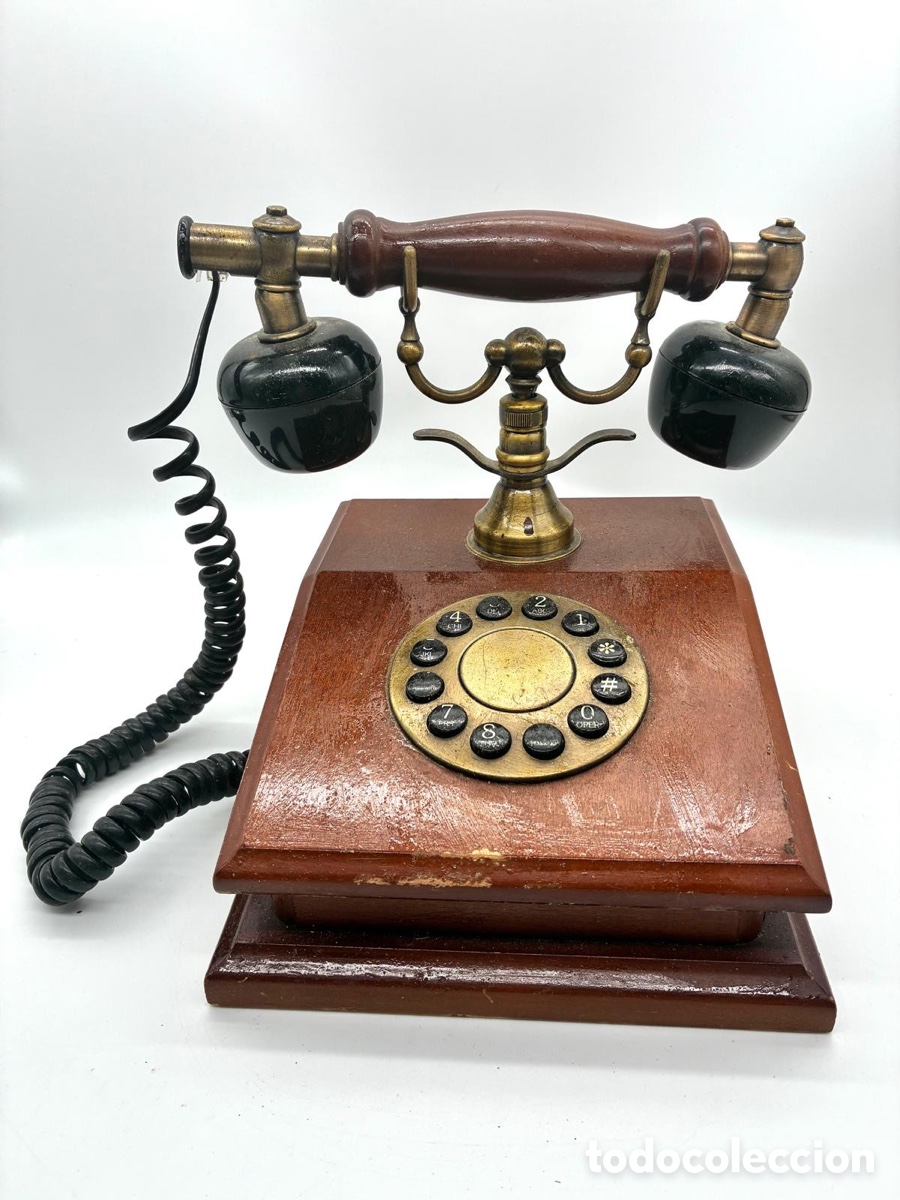Antiguidades: Reproducci&oacute;n tel&eacute;fono antiguo