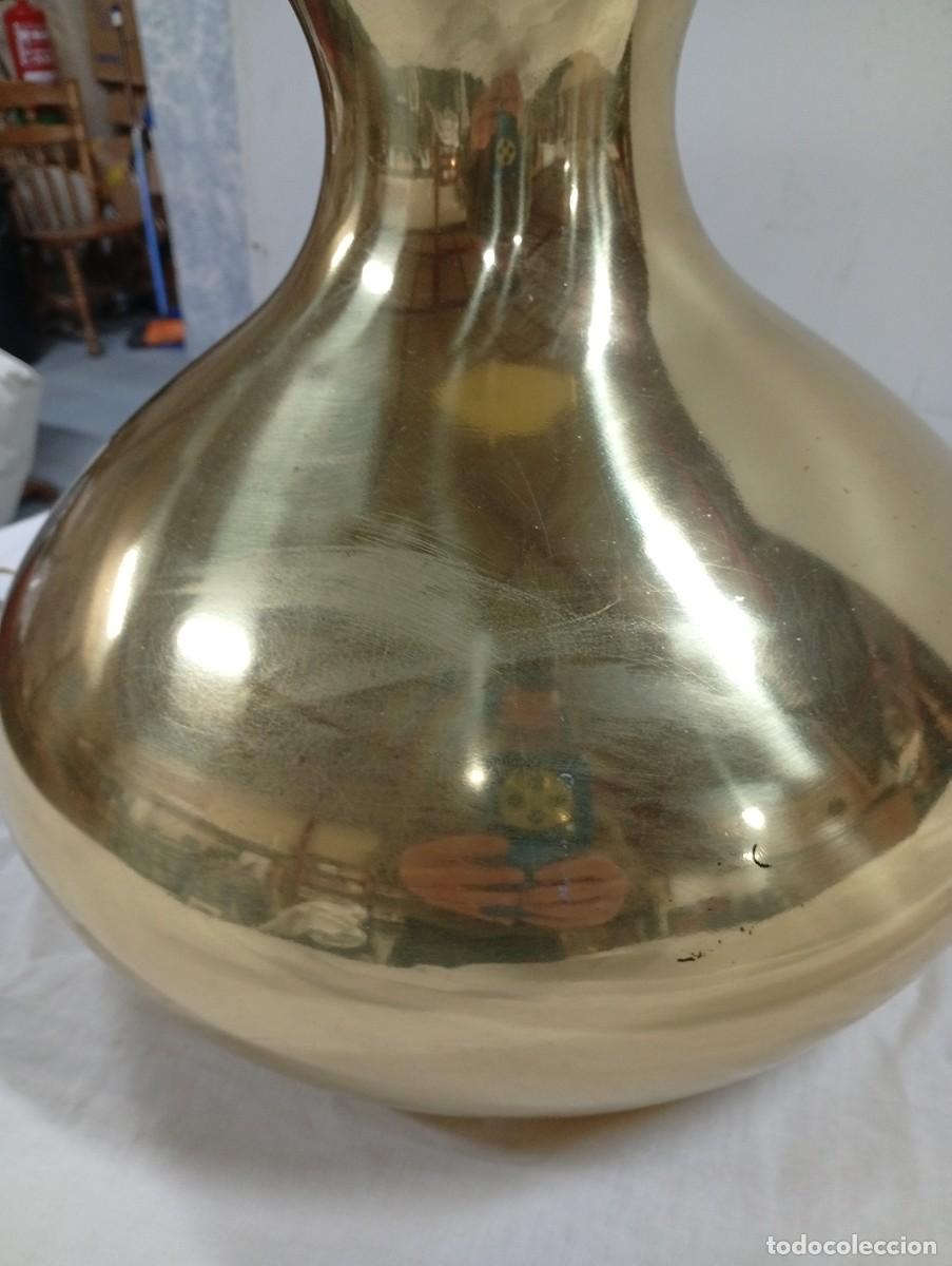 Antig&uuml;edades: L&aacute;mpara dorada mid century de lat&oacute;n. - Foto 3