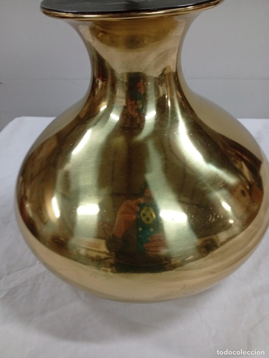 Antig&uuml;edades: L&aacute;mpara dorada mid century de lat&oacute;n. - Foto 5