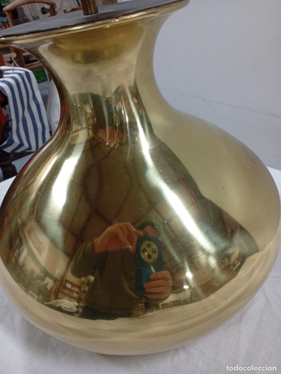 Antig&uuml;edades: L&aacute;mpara dorada mid century de lat&oacute;n. - Foto 6