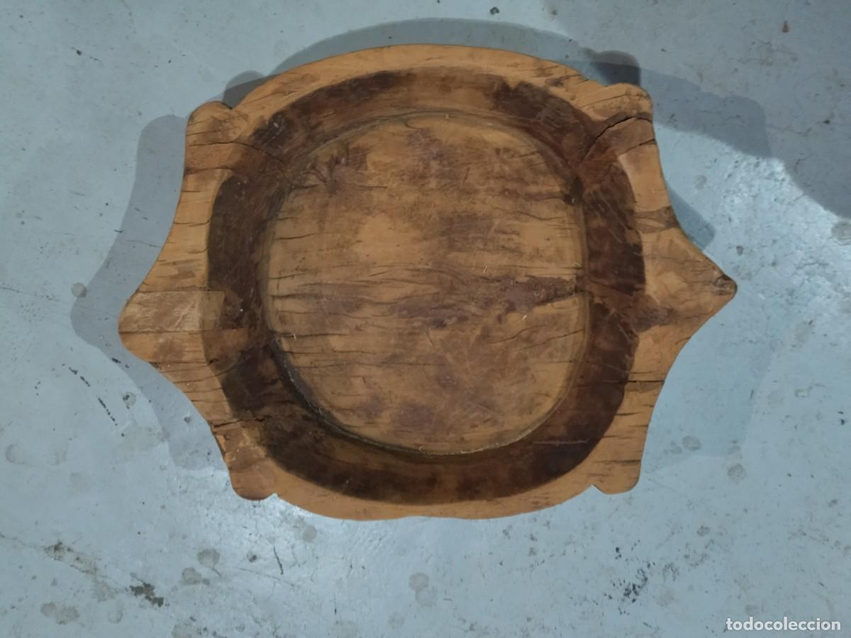 Antig&uuml;edades: Cuenco rustico de madera maciza, artesa tradicional ovalada - Foto 1