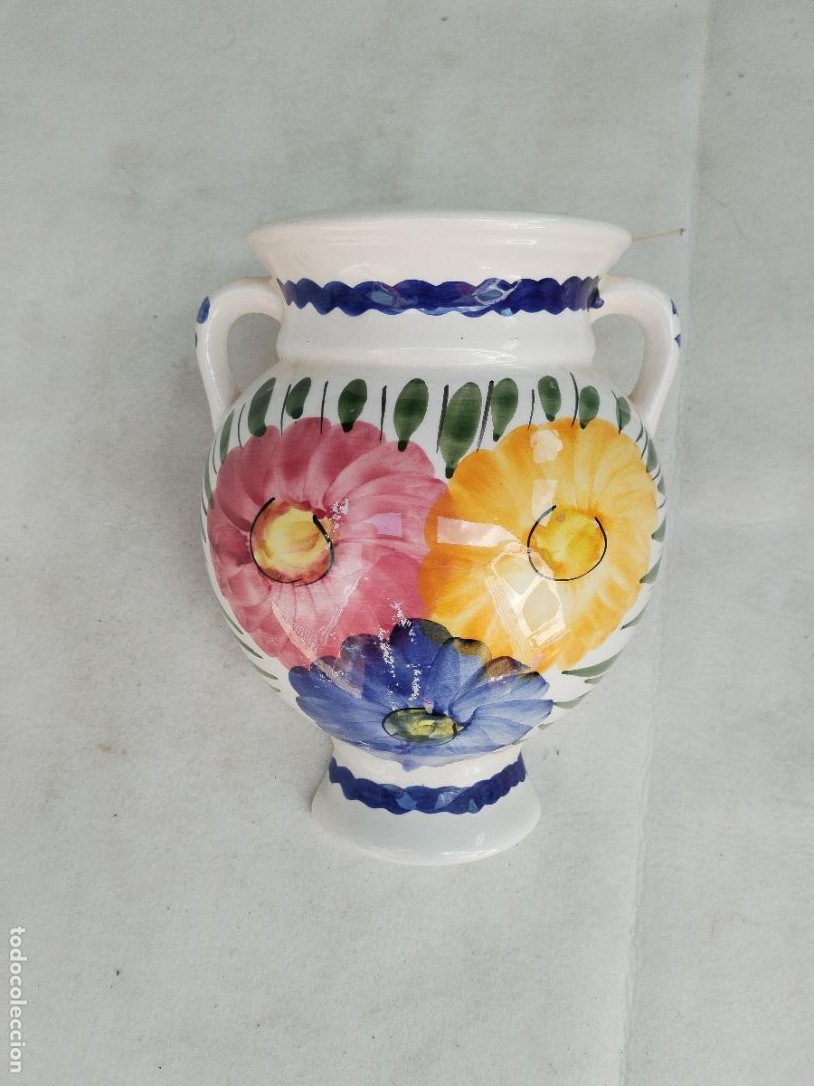 Antiques: macetero de pared en ceramica con flores