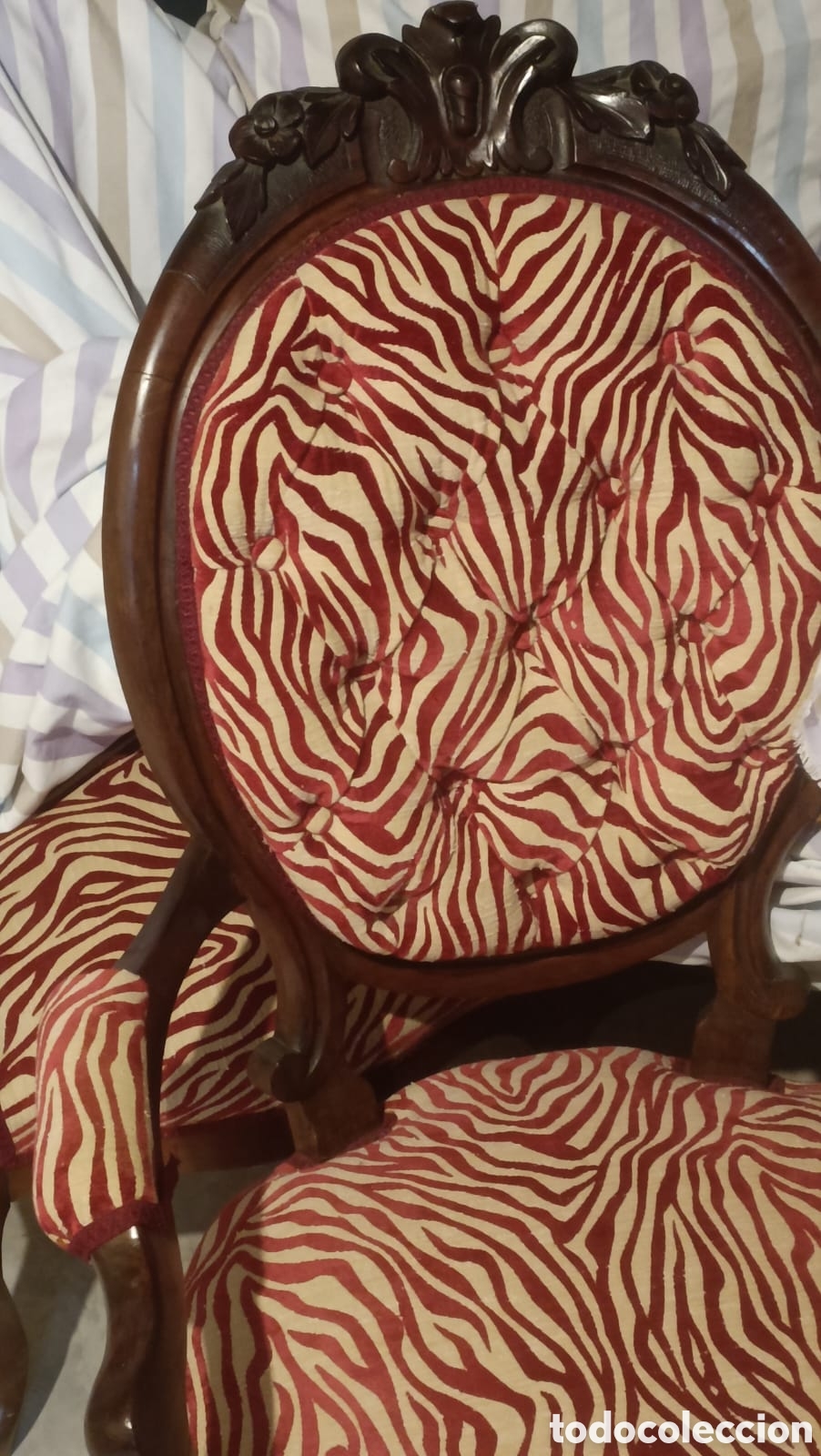 Antig&uuml;edades: Tresillo Isabelino y 2 sillones - Foto 5