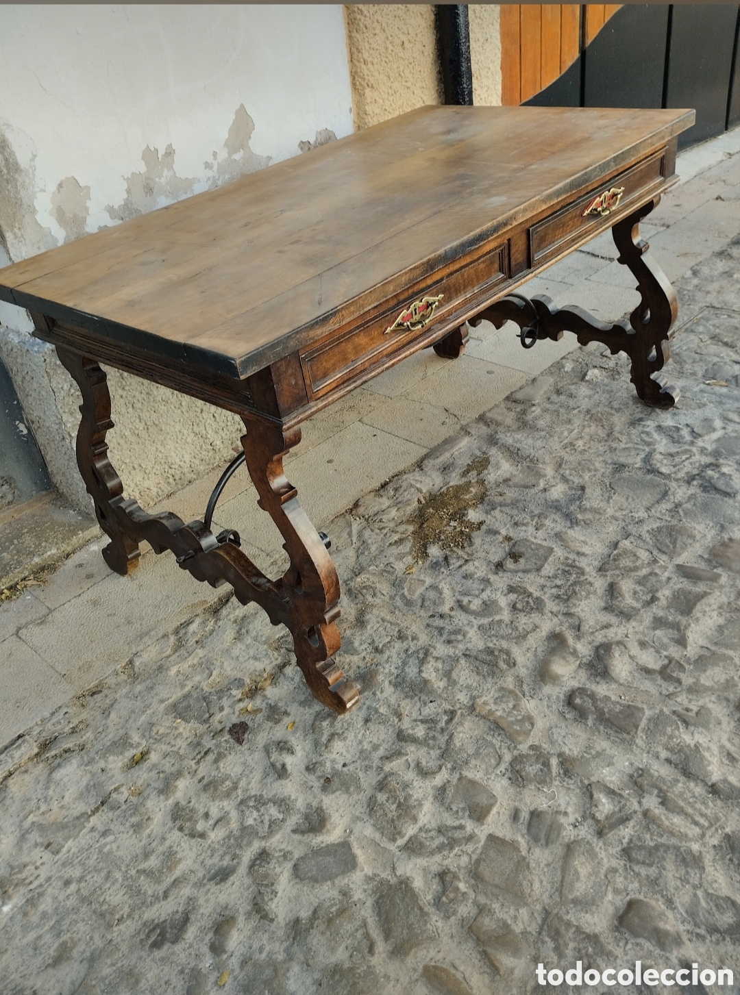 Antig&uuml;edades: MESA PATA LIRA DE NOGAL - Foto 1