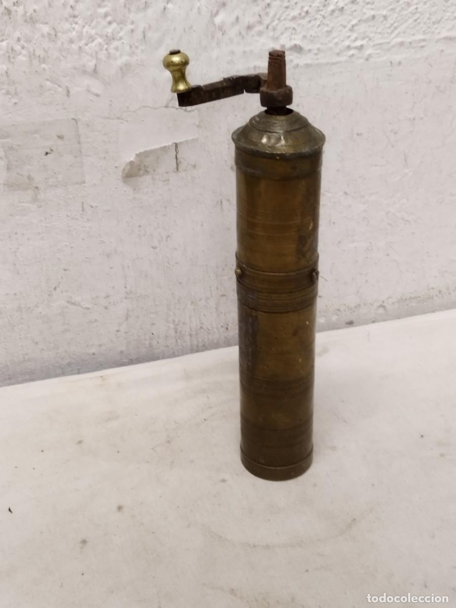 Antiquit&eacute;s: Antiguo molinillo de especies, caf&eacute;, pimienta. Sin probar. Lat&oacute;n o cobre.